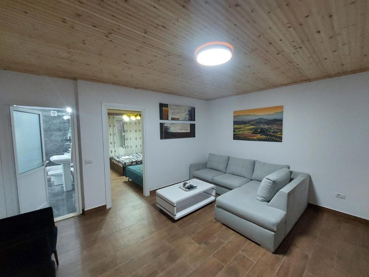 Herta Apartment Berat Exterior photo